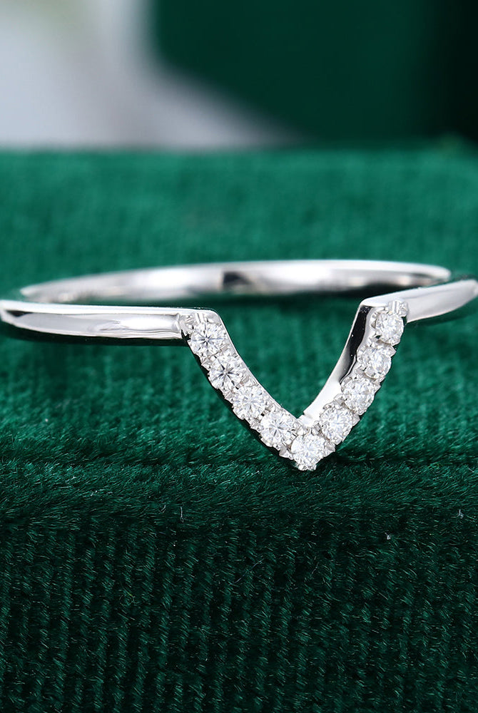 round-moissanite-v-shaped-wedding-band