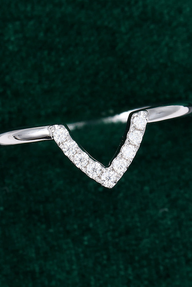 0-09-ct-round-moissanite-v-shaped-wedding-band