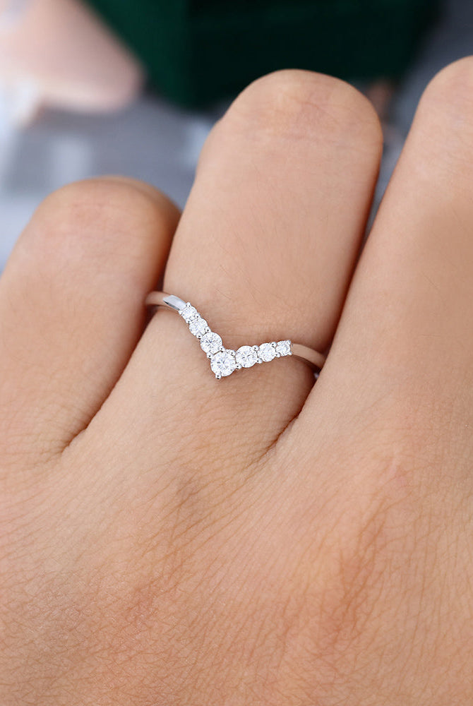 round-moissanite-curved-wedding-band