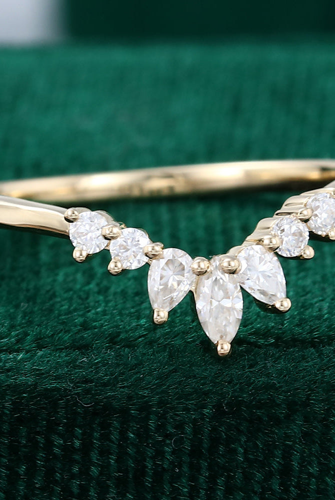 0-27-round-moissanite-curved-wedding-band