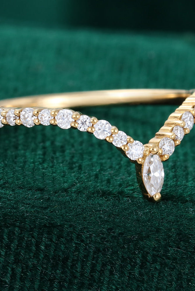 0-20-ct-round-marquise-moissanite-curved-wedding-band-3