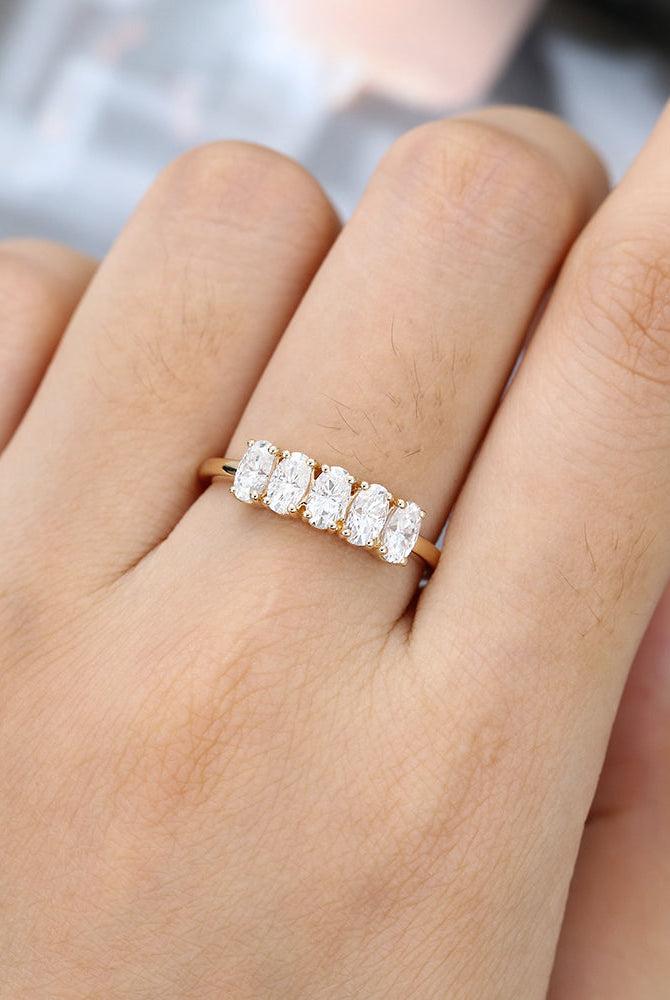 oval-moissanite-five-stone-wedding-band-2