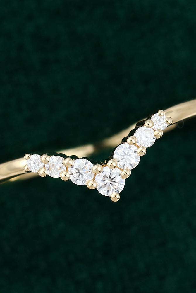 0-20-round-moissanite-curved-wedding-band