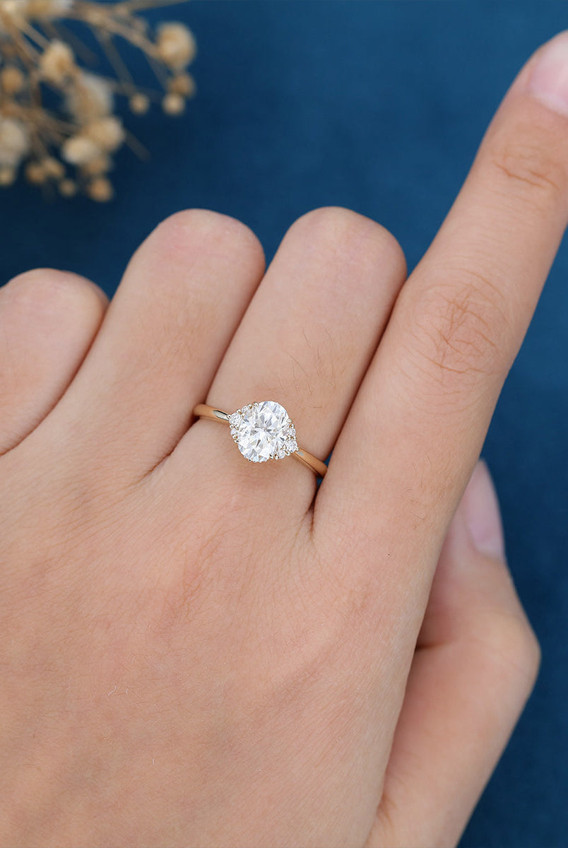 oval-shaped-moissanite-cluster-engagement-ring-24