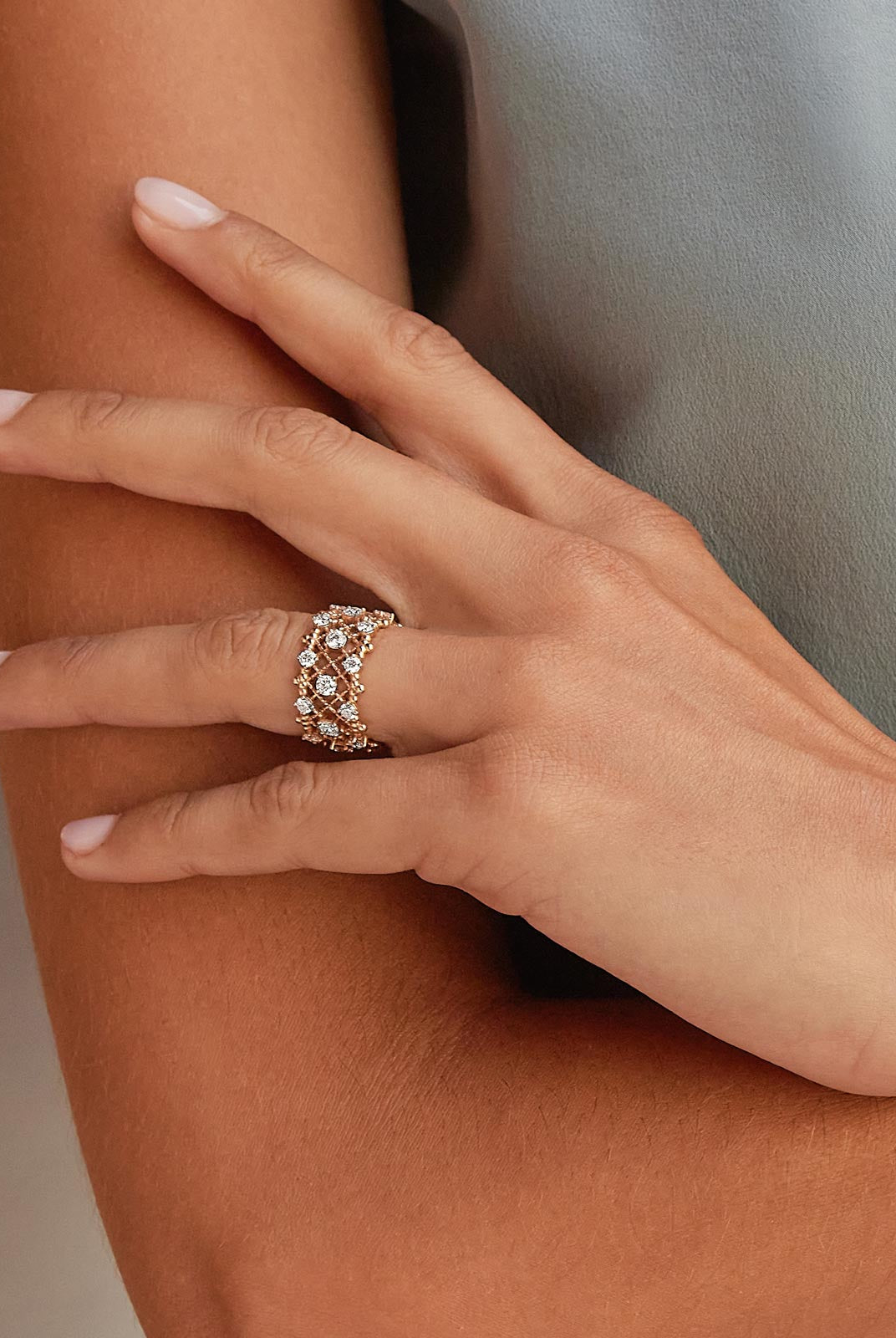 1-62-ct-round-shaped-moissanite-art-deco-wedding-band
