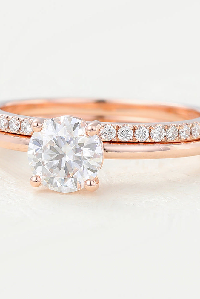 round-moissanite-solitaire-bridal-ring-set-2