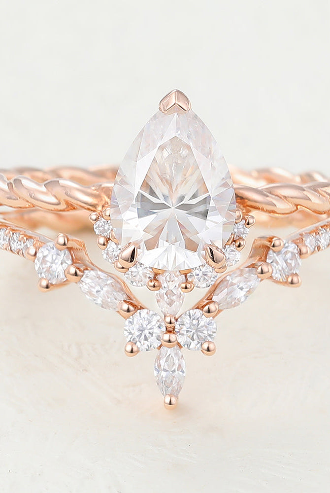pear-moissanite-cluster-bridal-ring-set-6