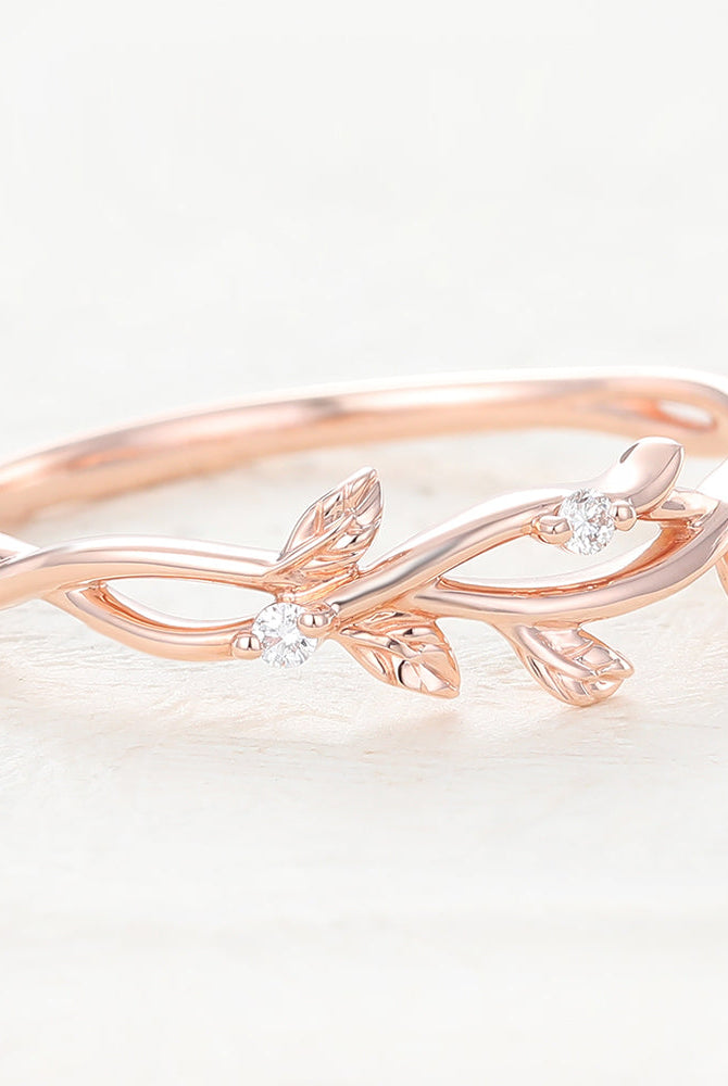 round-shaped-moissanite-twig-style-wedding-band