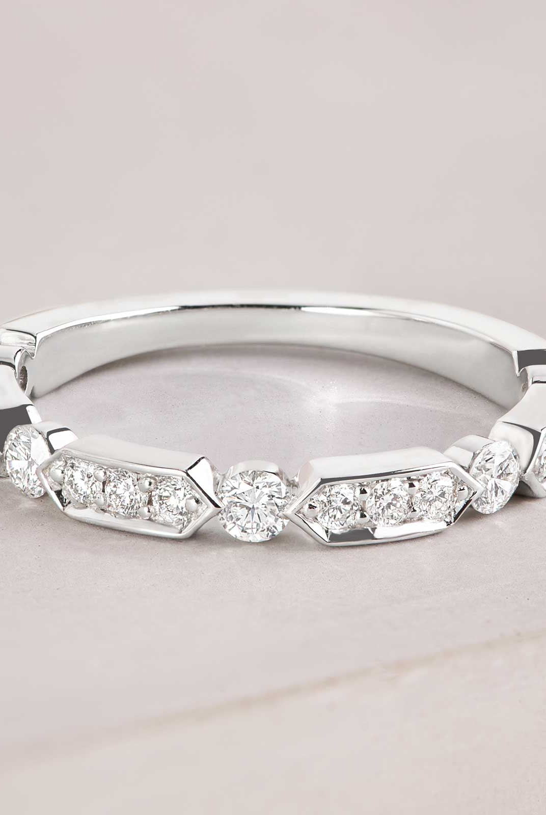 0-50-ct-round-shaped-moissanite-minimalist-wedding-band
