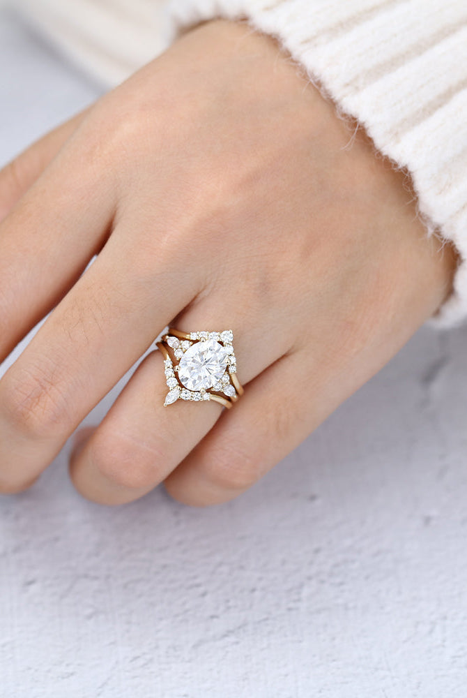 oval-moissanite-cluster-bridal-ring-set