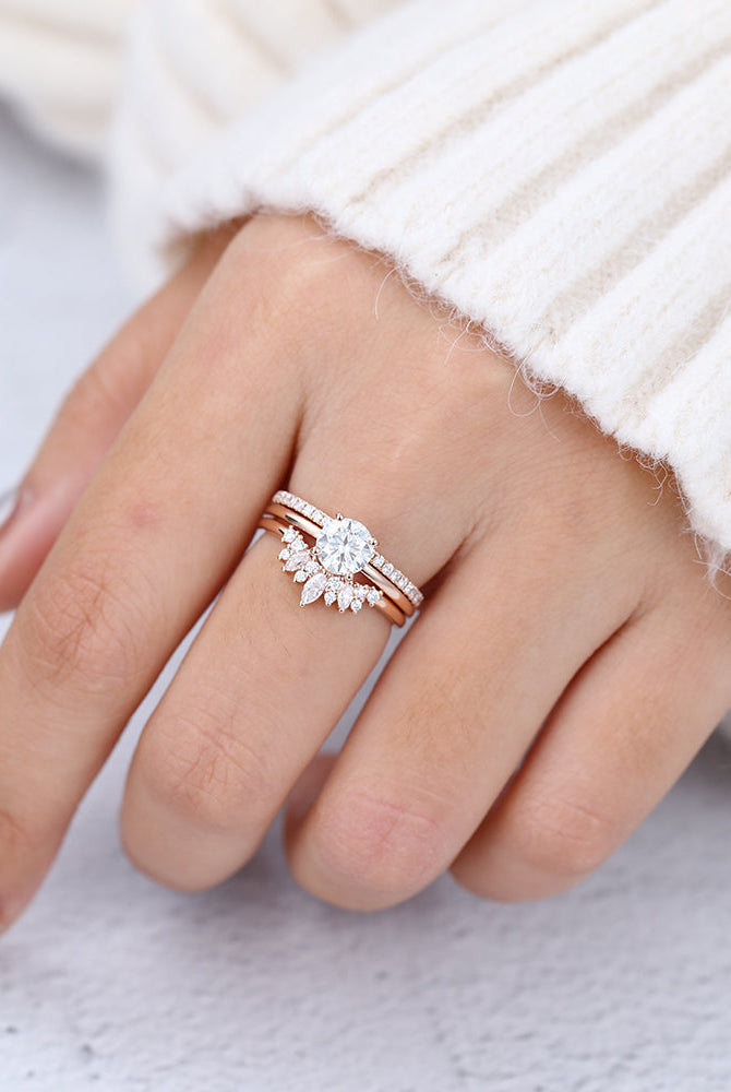 0-68-ct-round-moissanite-solitaire-bridal-ring-set