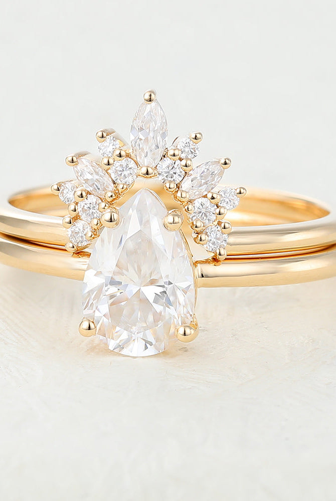 1-33-ct-pear-moissanite-solitaire-bridal-ring-set