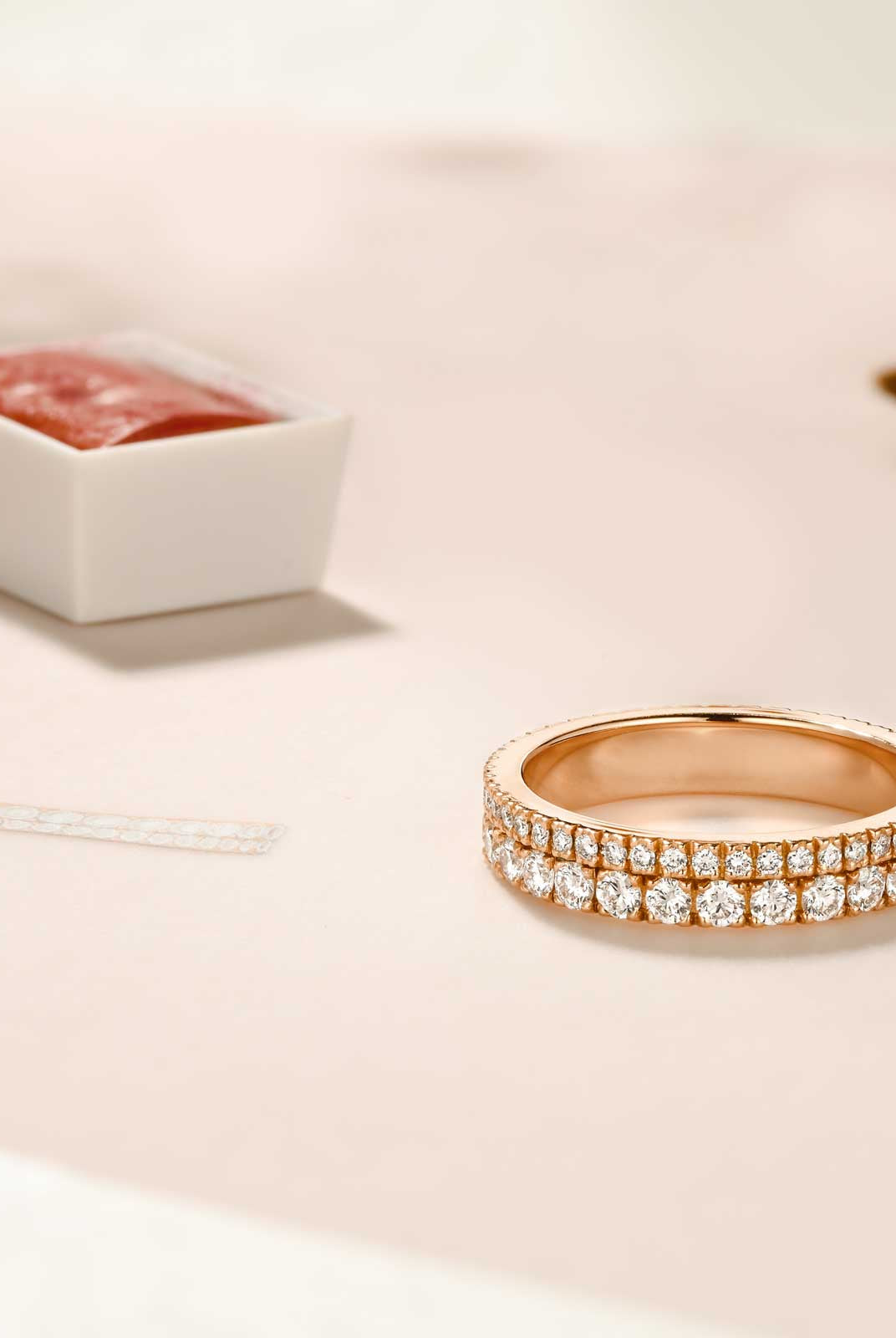 round-shaped-moissanite-double-row-wedding-band