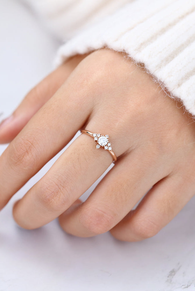 round-shaped-moissanite-cluster-engagement-ring-2