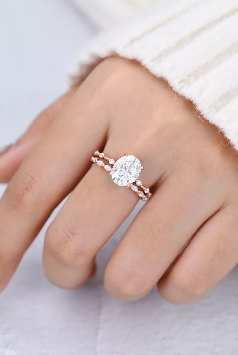 oval-moissanite-solitaire-bridal-ring-set