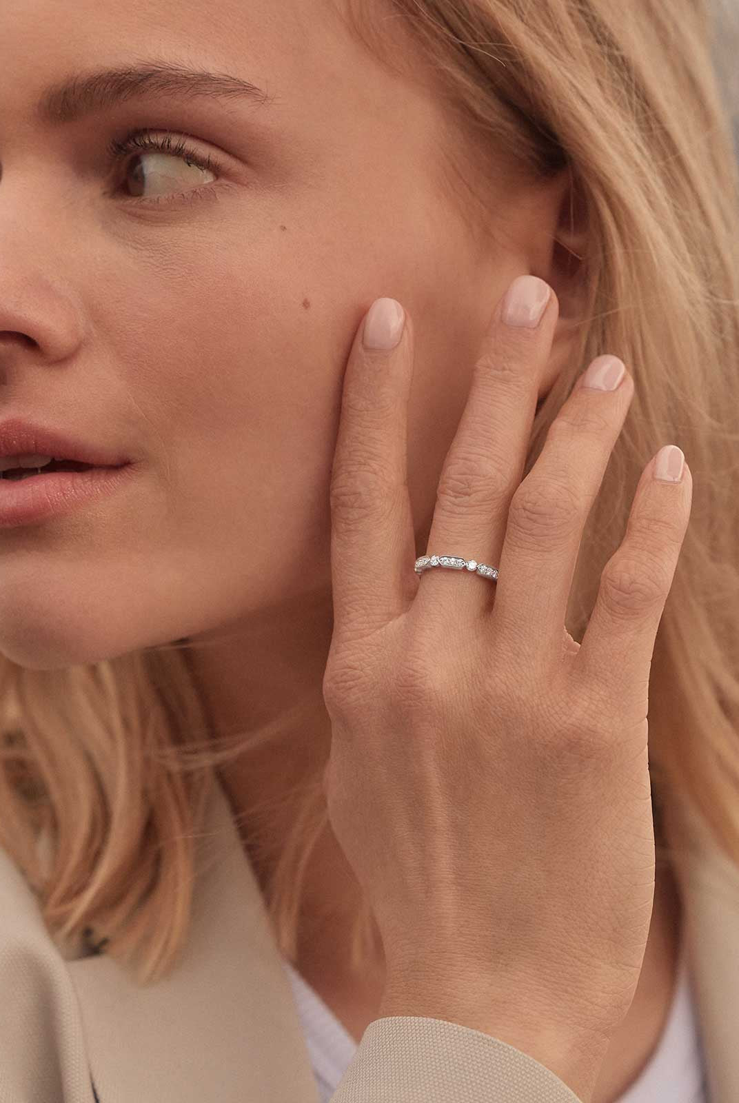 0-50-ct-round-shaped-moissanite-minimalist-wedding-band