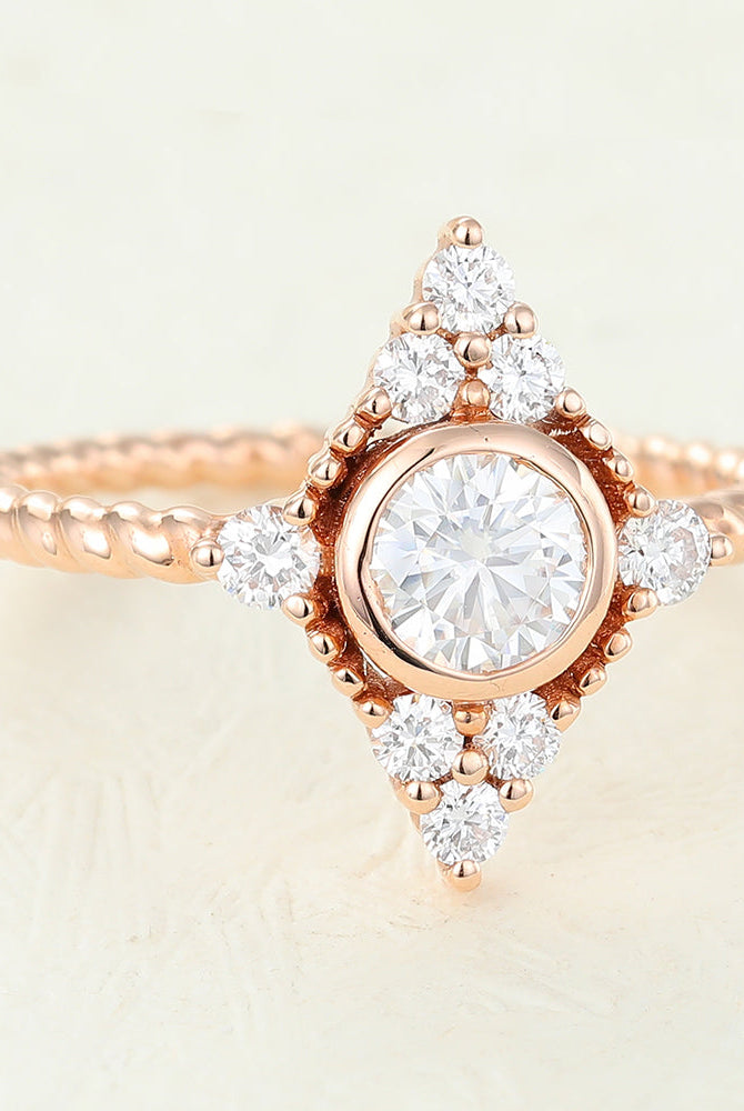 0-41-ct-round-shaped-moissanite-vintage-engagement-ring