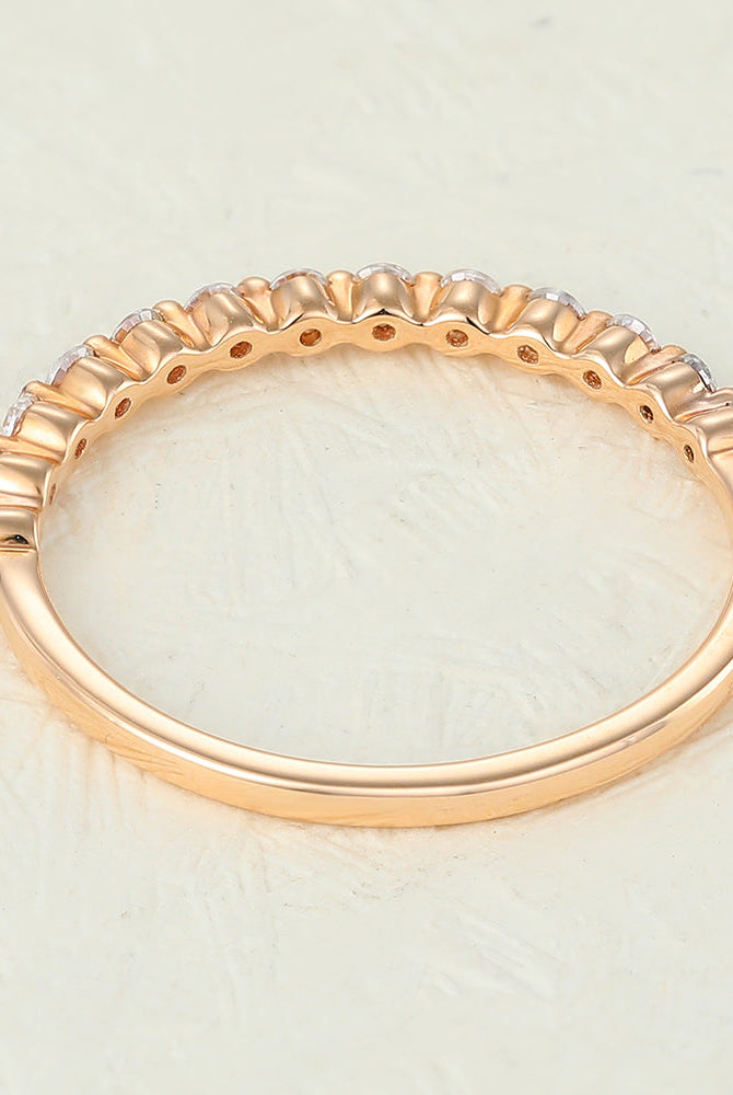 round-shaped-moissanite-minimalist-wedding-band