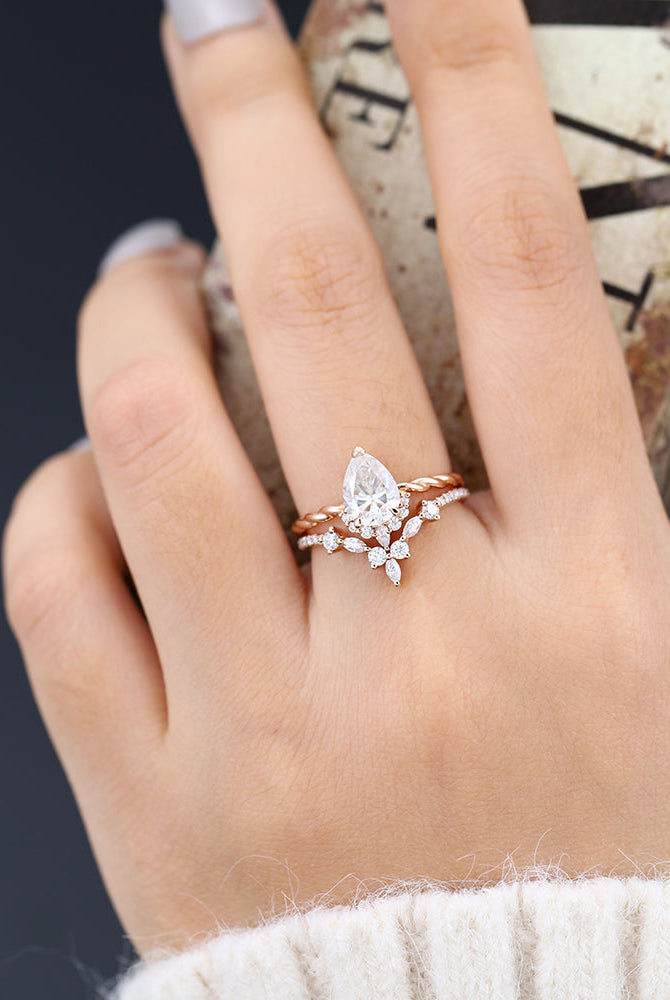 pear-moissanite-cluster-bridal-ring-set-6