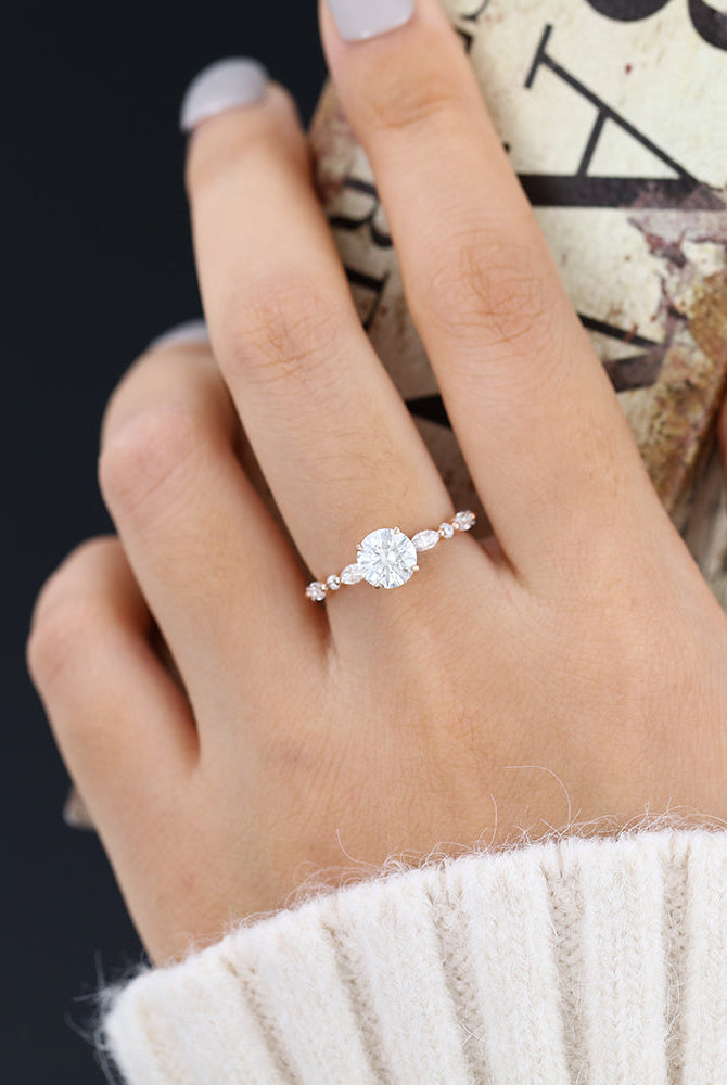 round-shaped-moissanite-pave-setting-engagement-ring-4