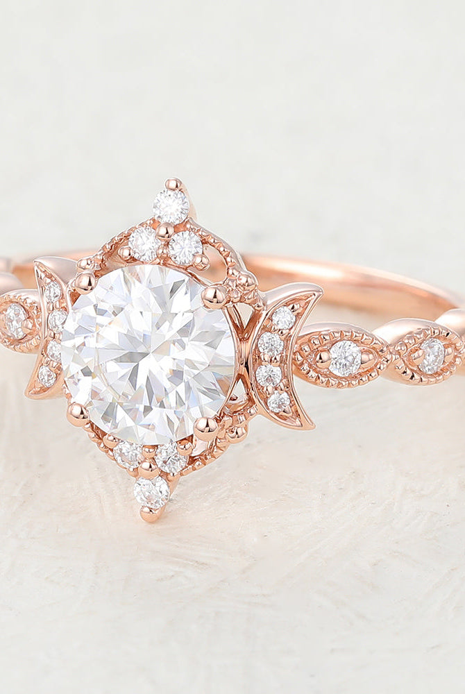 round-shaped-moissanite-vintage-engagement-ring