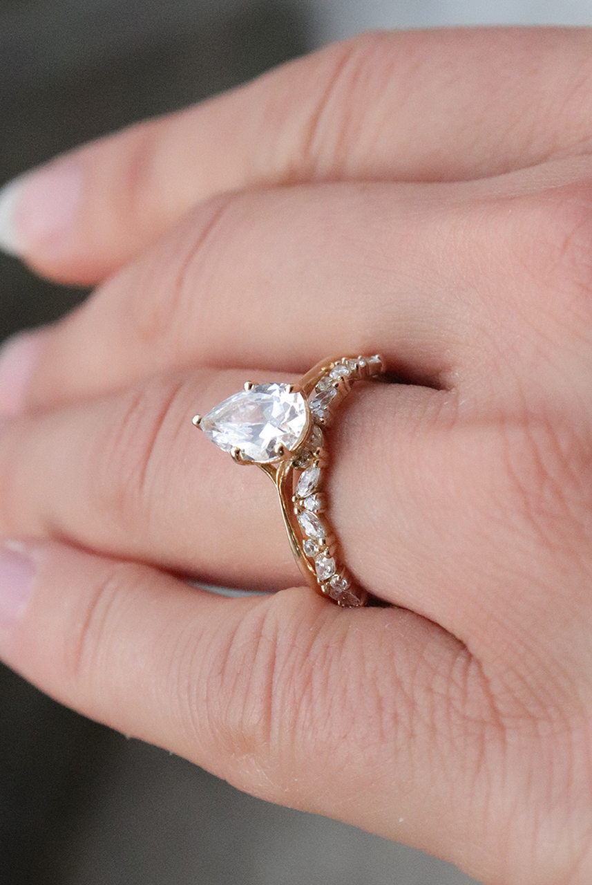 1.33CT Pear Split Shank Moissanite Diamond Solitaire Engagement Ring