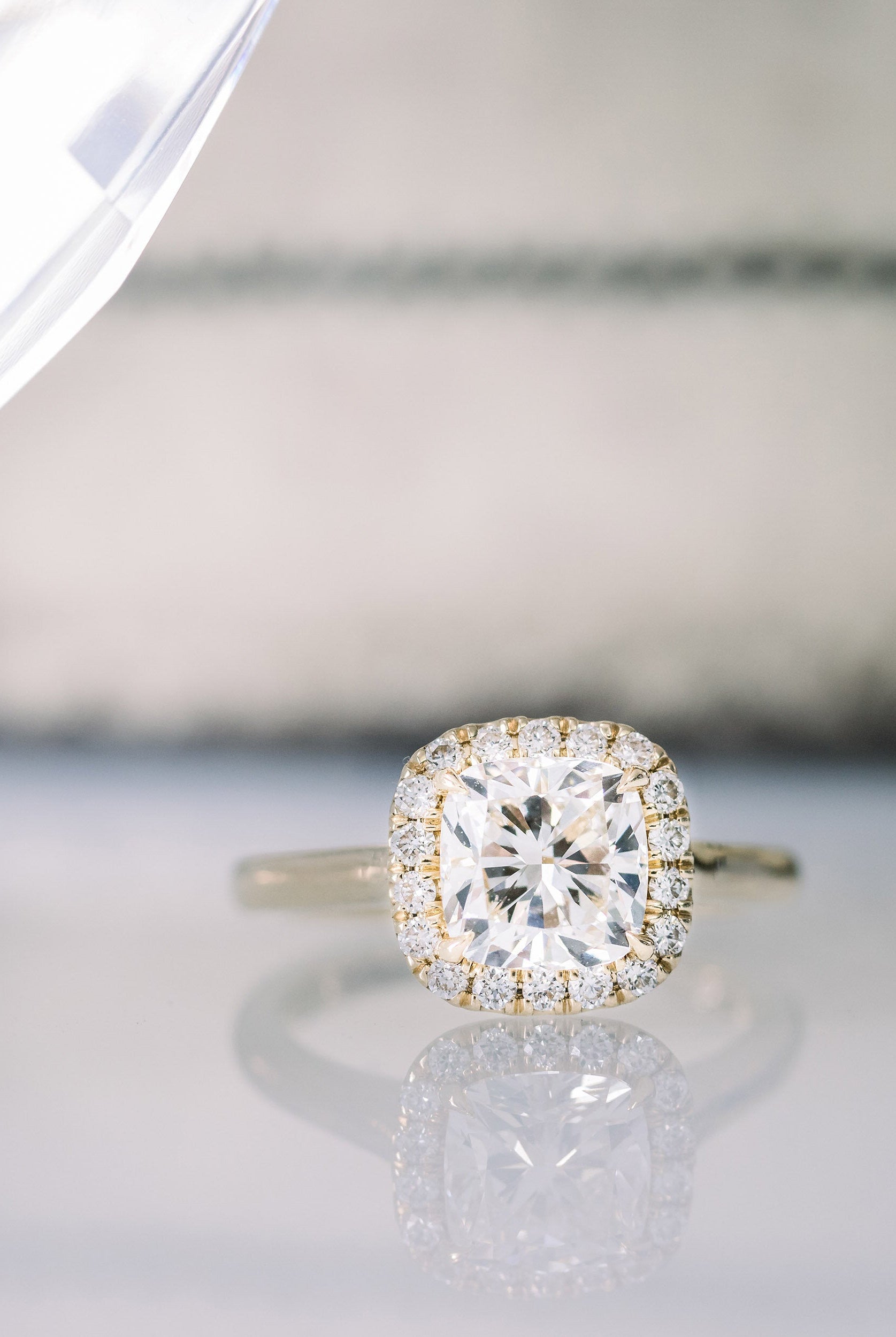 2.0CT Cushion Cut Moissanite Halo Diamond Engagement Ring