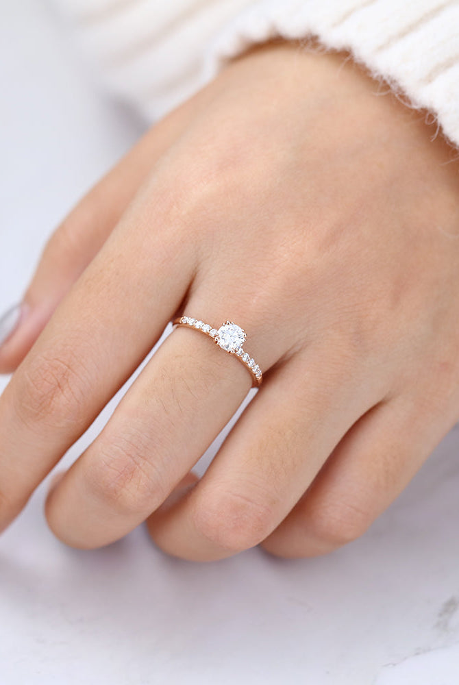 round-shaped-moissanite-pave-setting-engagement-ring