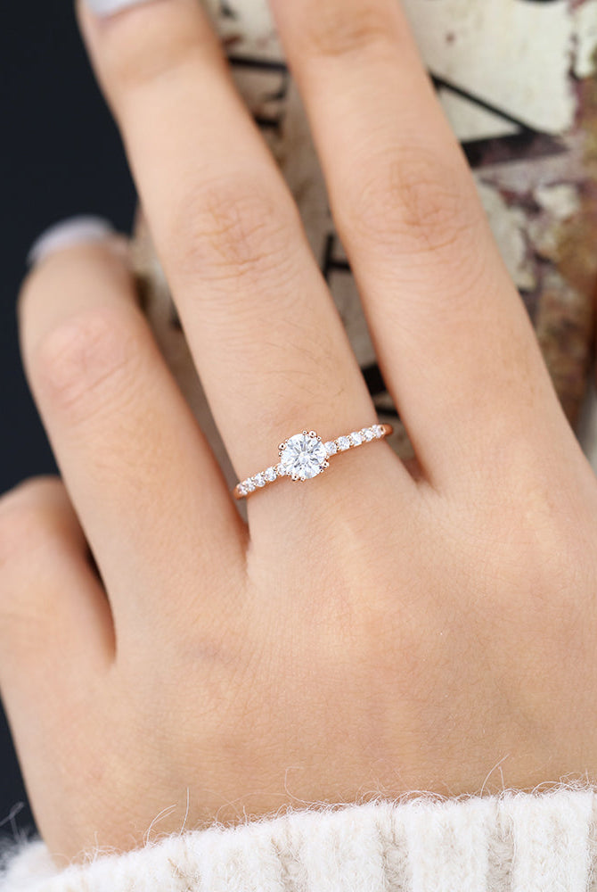 round-shaped-moissanite-pave-setting-engagement-ring