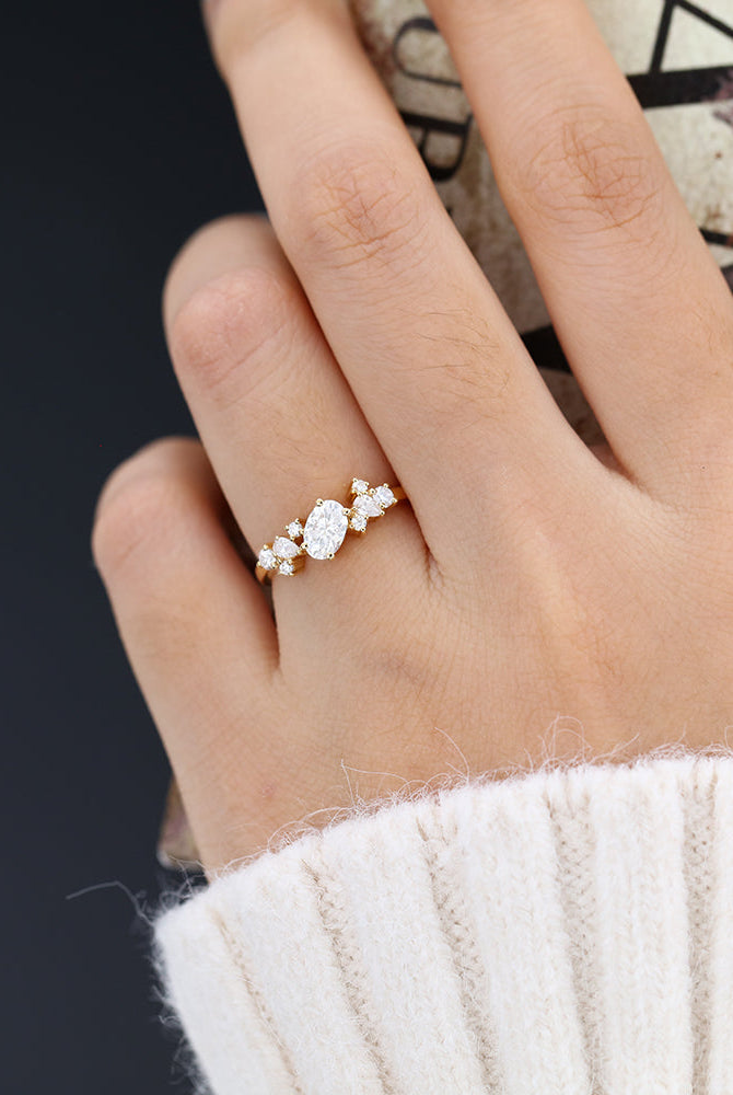 oval-shaped-moissanite-cluster-engagement-ring-4