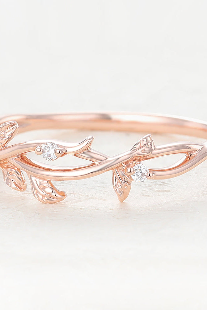 round-shaped-moissanite-twig-style-wedding-band