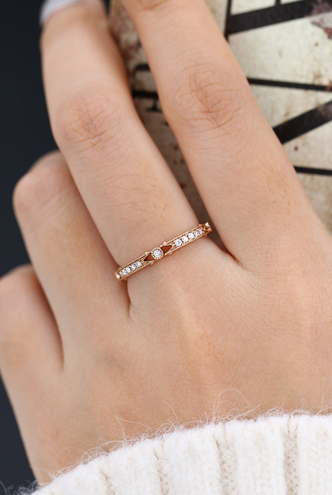 0-15-ct-round-shaped-moissanite-vintage-wedding-band