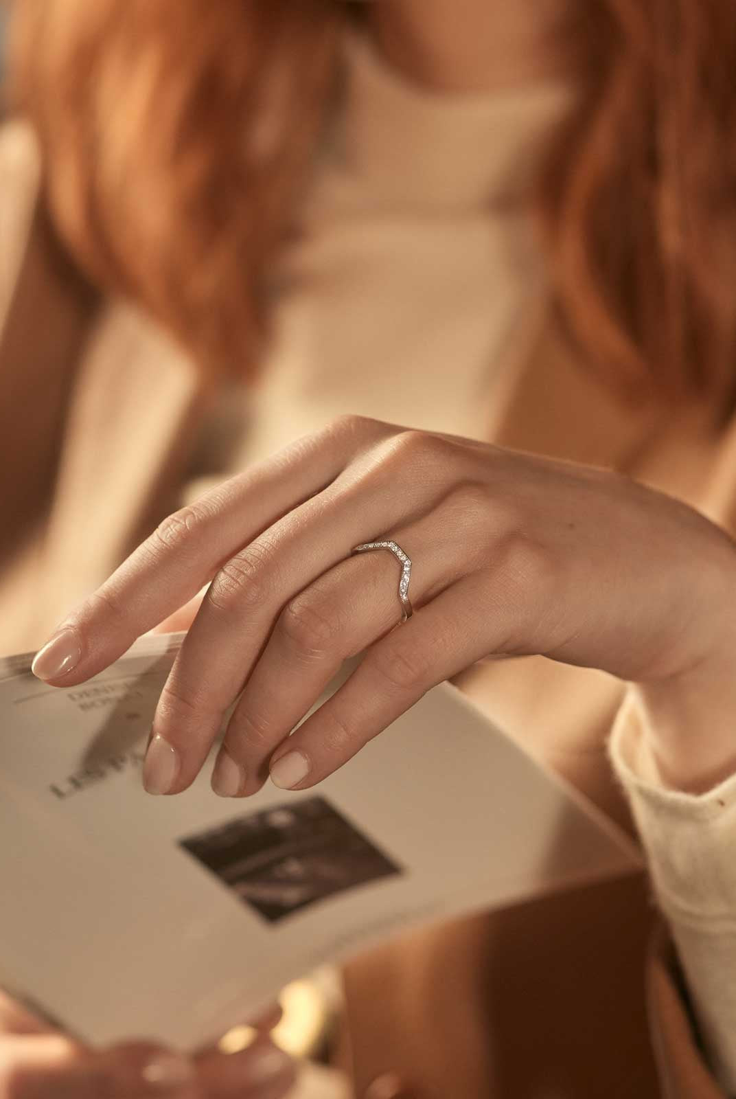 0-12-ct-round-shaped-moissanite-curved-wedding-band