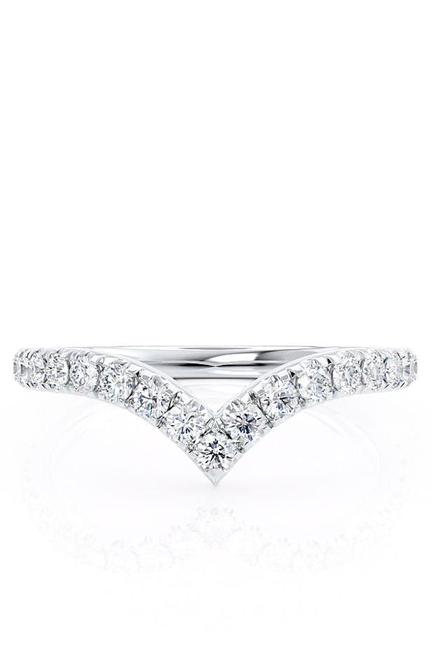 round-shaped-moissanite-curved-style-wedding-band-3