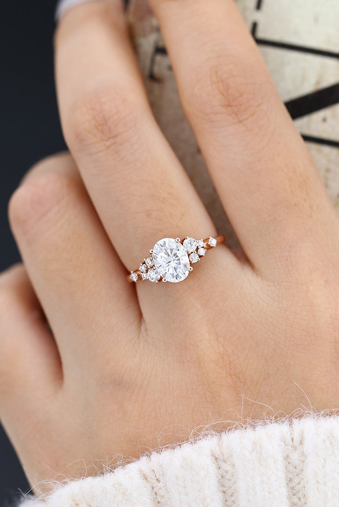 oval-shaped-moissanite-cluster-engagement-ring-13