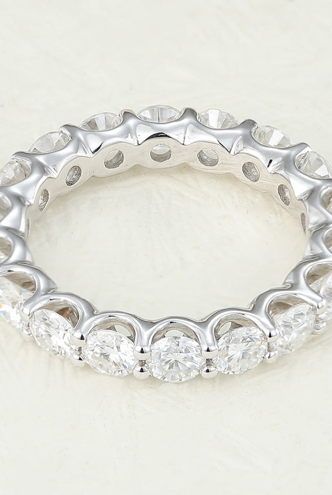 round-shaped-moissanite-full-eternity-wedding-band
