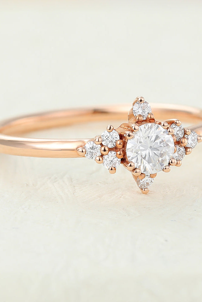 0-22-ct-round-shaped-moissanite-cluster-engagement-ring-3