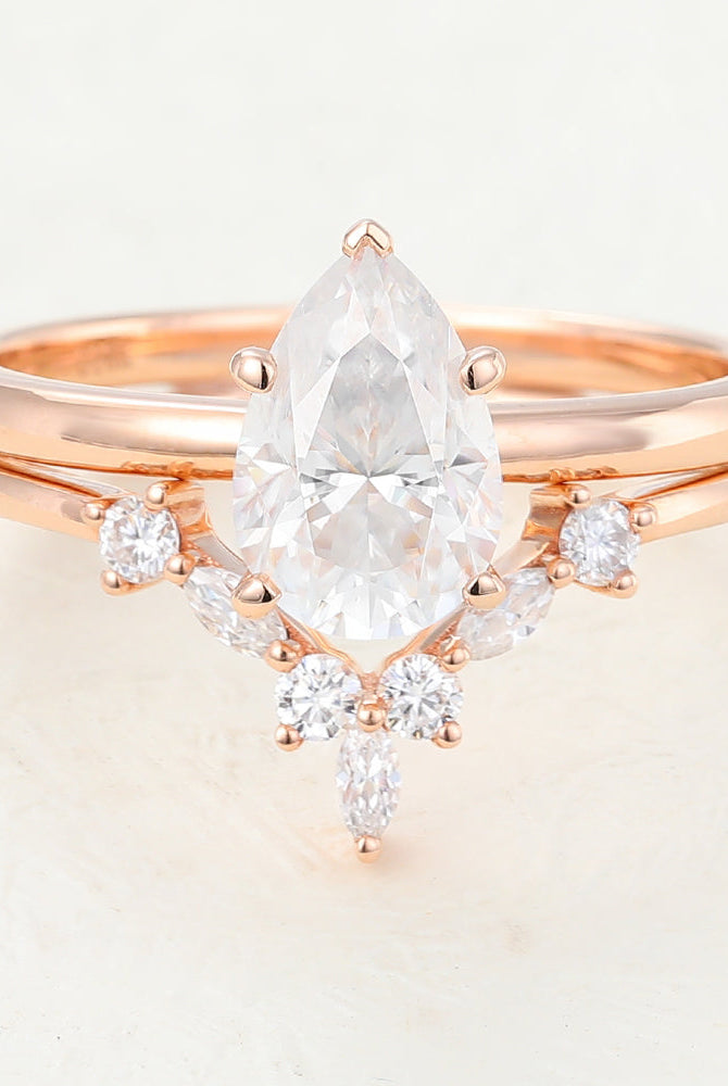 pear-moissanite-solitaire-bridal-ring-set-2