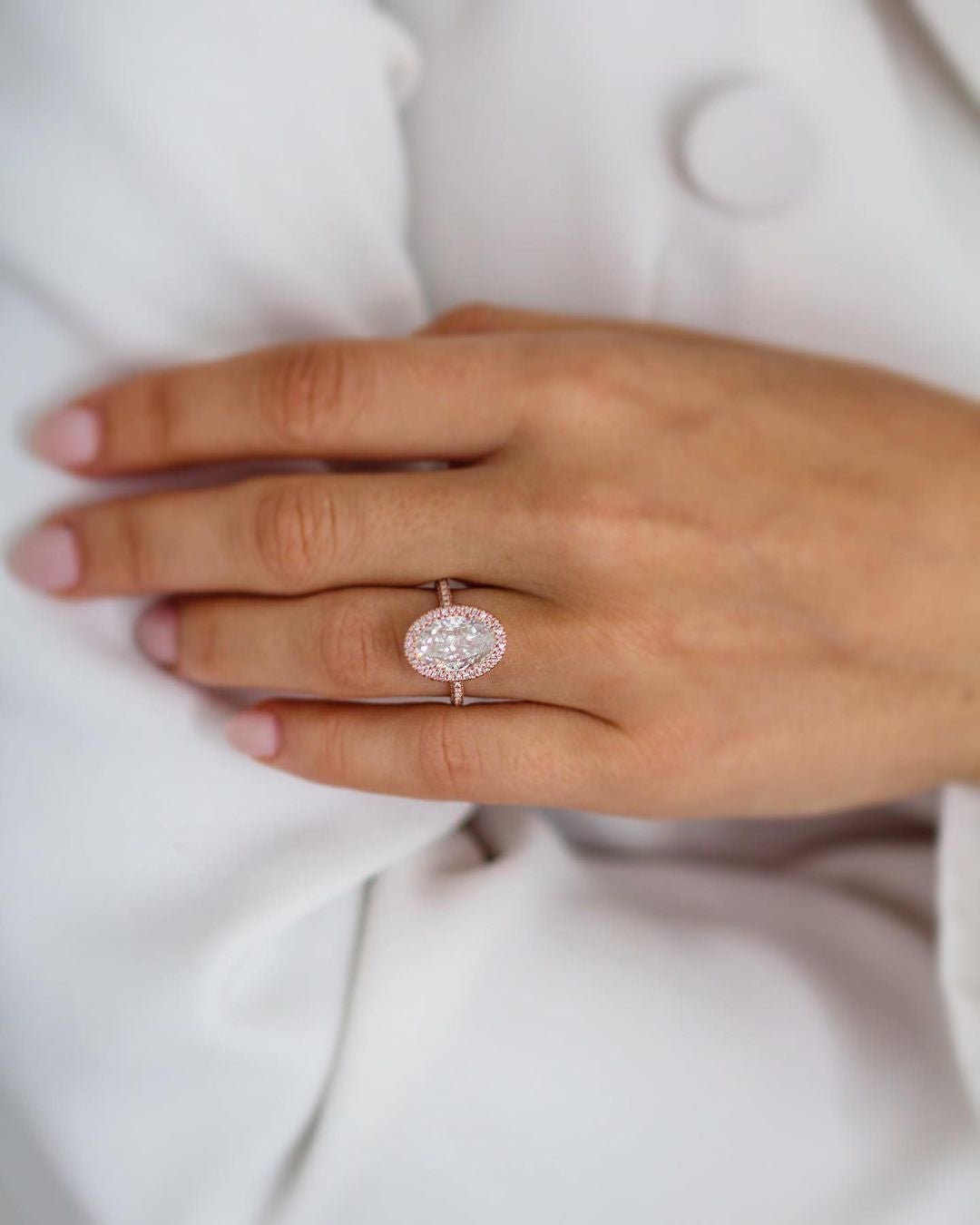 Sparkling stone engagement rings