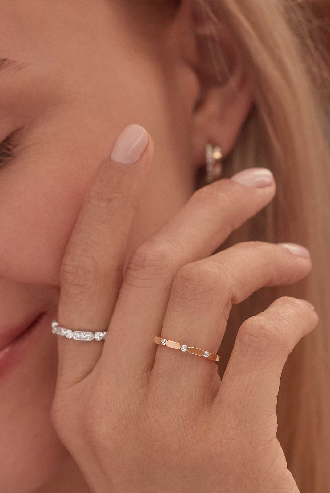0-15-ct-round-shaped-moissanite-dainty-wedding-band