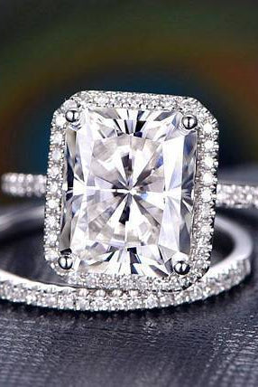 radiant-cut-halo-style-moissanite-bridal-ring-set