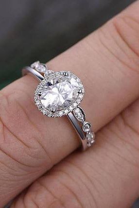 1-0-ct-oval-cut-halo-pave-moissanite-bridal-ring-set