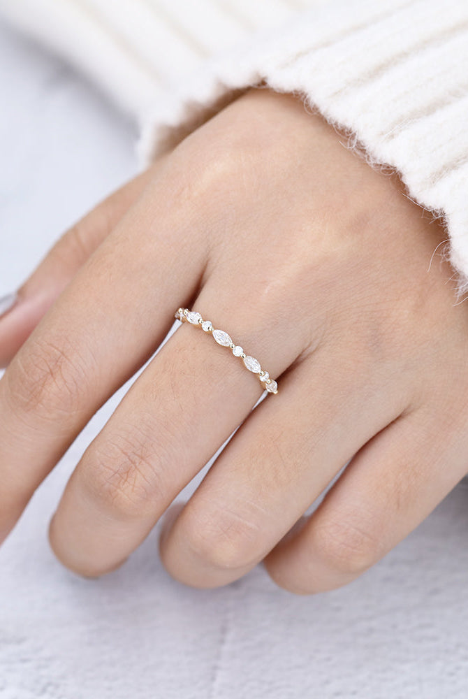 round-marquise-shaped-moissanite-alternative-stone-wedding-band
