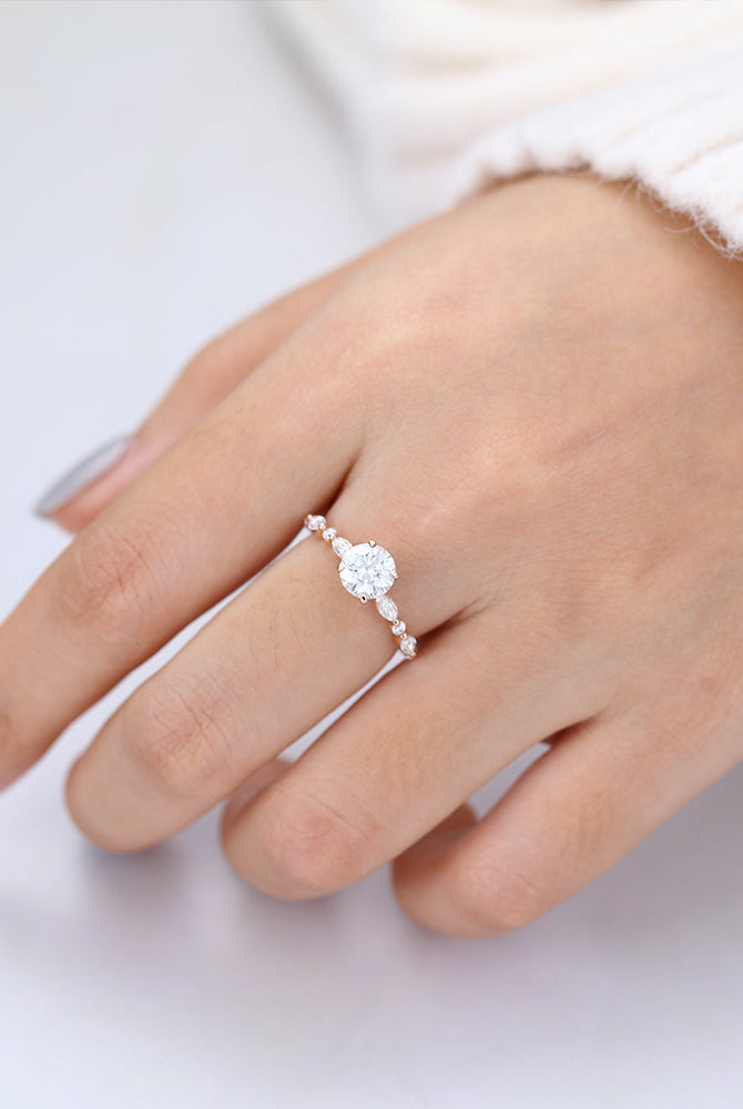round-shaped-moissanite-pave-setting-engagement-ring-4