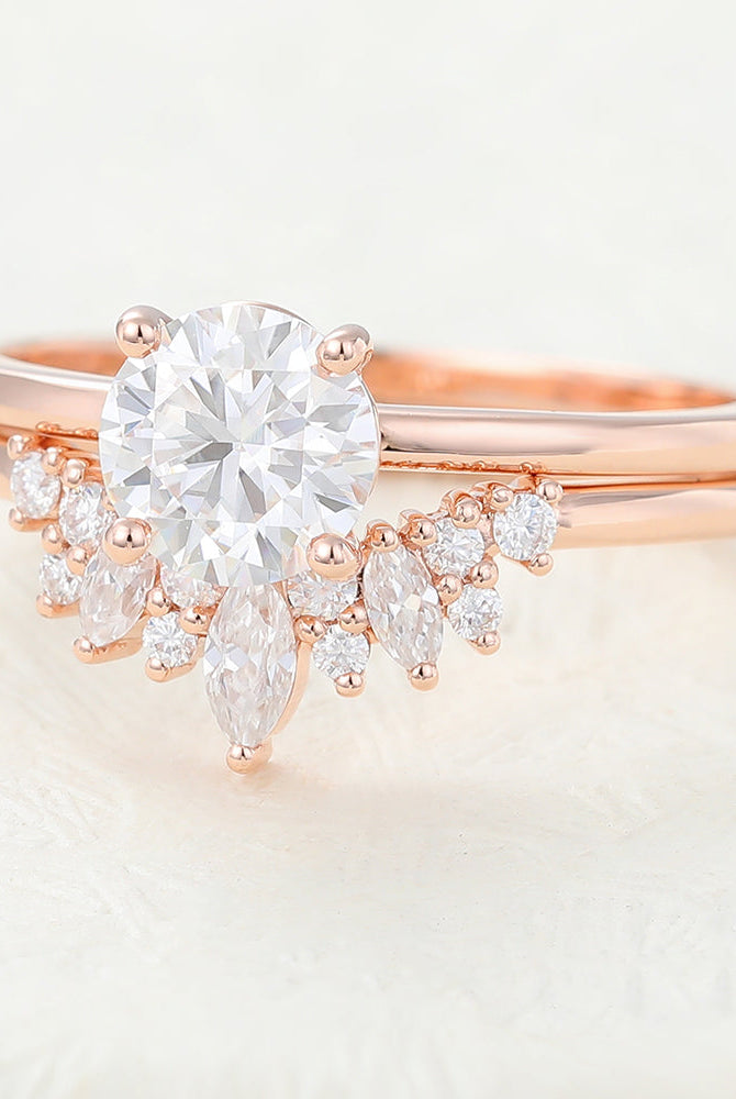 round-moissanite-solitaire-bridal-ring-set-1