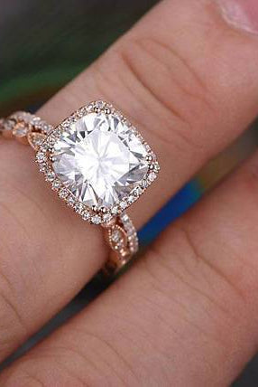 cushion-cut-halo-moissanite-bridal-ring-set