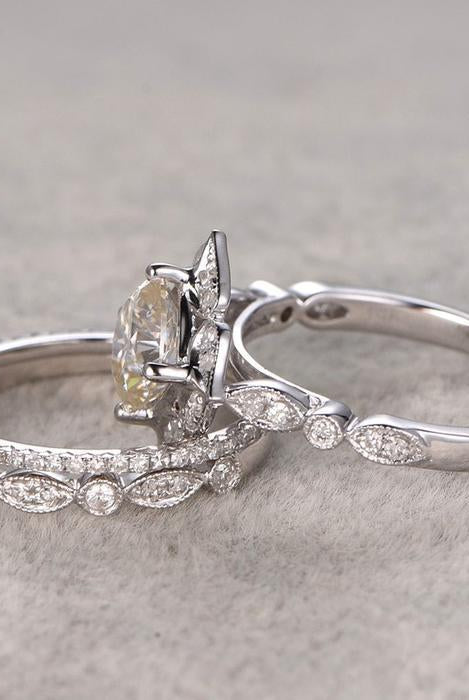 1-0-ct-cushion-floral-style-moissanite-bridal-ring-set