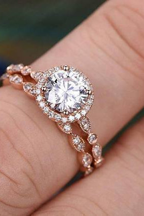 round-halo-pave-moissanite-bridal-ring-set-1