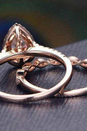 pear-cut-halo-milgrain-style-moissanite-bridal-ring-set