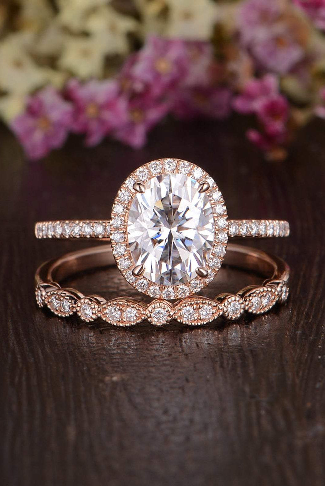 oval-cut-halo-moissanite-bridal-ring-set